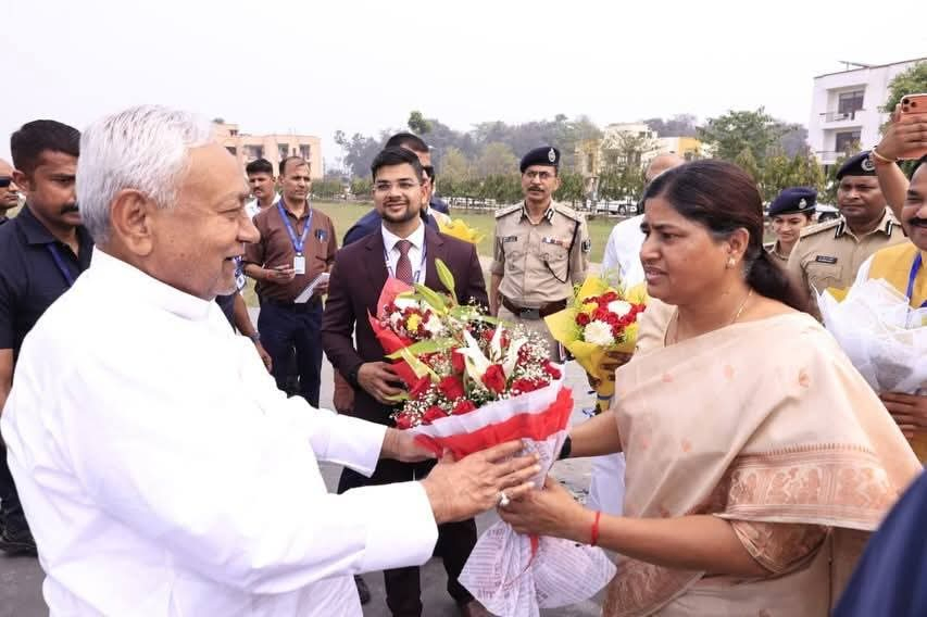 Emotional Moment in Bihar as Minister Praises CM Kumar.webp