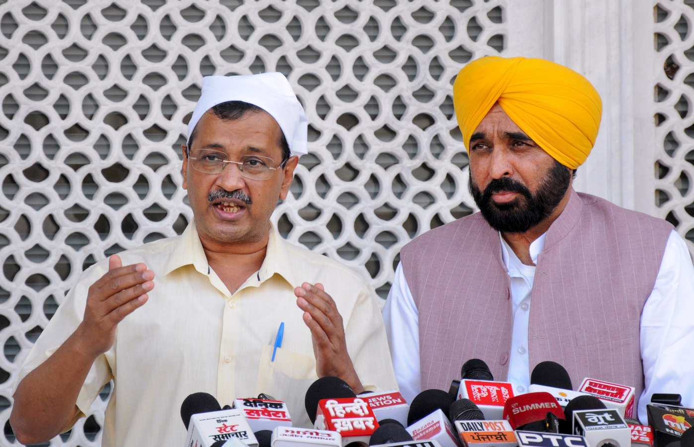 Punjab Leaders Seek Blessings Amid Political Developments
