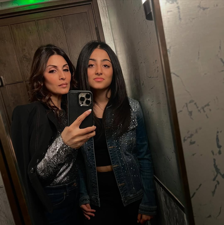 Samara Kapoor's Early Performance: A Sweet Throwback.webp