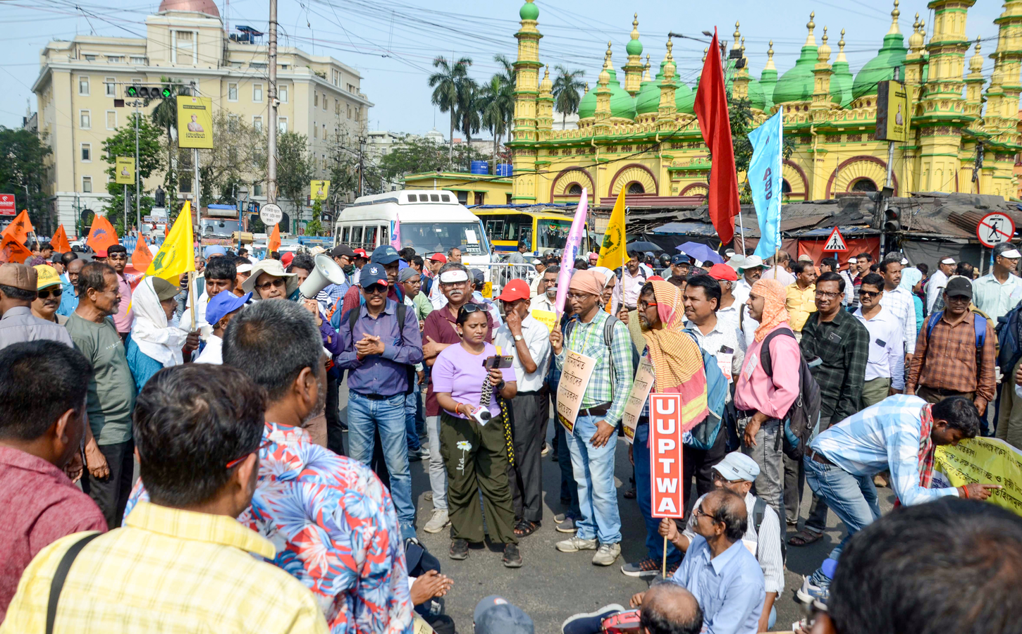DA Arrears Dispute: West Bengal Employees Protest Government Inaction.webp