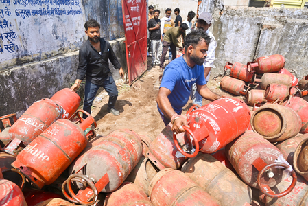 Bihar Authorities Crack Down on LPG Supply Issues.webp