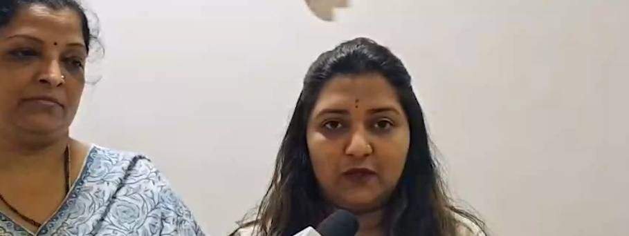 Maharashtra Official Intervention Leads to Job Promise for Pahalgam Victim's Daughter.webp