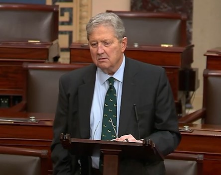 Diego Garcia Dispute: US Senator Fights Sovereignty Shift.webp