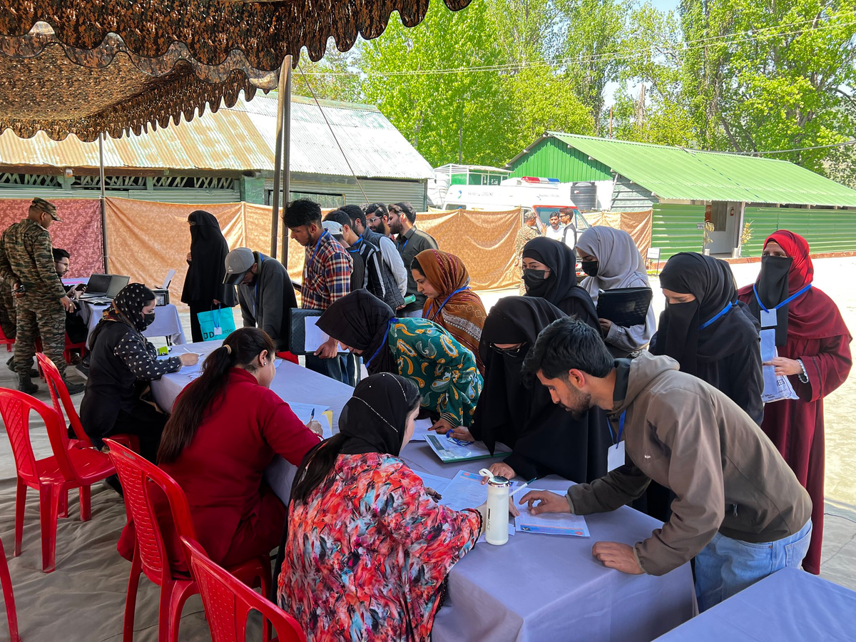 Mega Job Fair in Kathua Connects Youth with Companies.webp