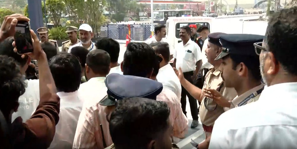 Kerala Elections: Congress Leaders Lobby for Party Tickets.webp