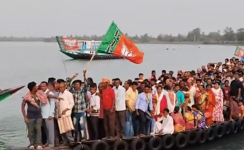West Bengal Rally: Boat Journey Highlights BJP Support