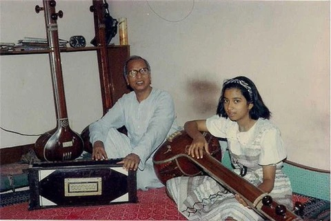 A Guru’s Gift: Shreya Ghoshal’s Journey with Music and Mahesh Chandra Sharma.webp