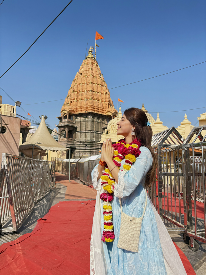 Actress Visits Ujjain's Mahakal Temple After 'Kerala Story 2' Release.webp