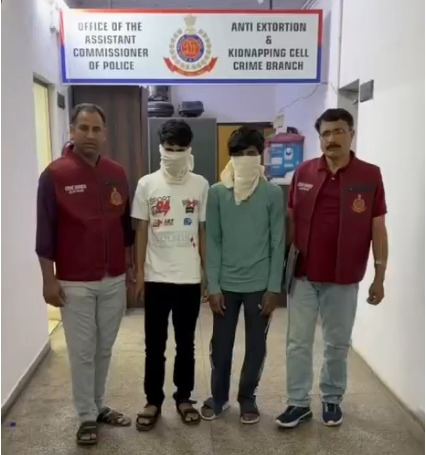 Delhi Crime Branch Busts Repeat Offenders, Seizes Stolen Motorbike and Phones.webp