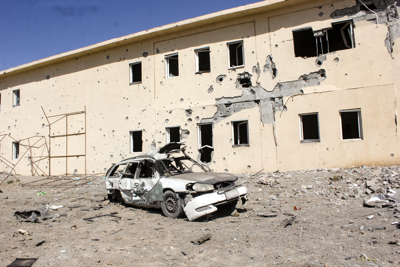 Civilian Deaths Reported Amid Pakistan's Air Raids on Afghanistan.webp