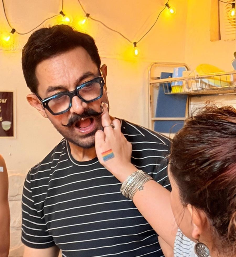 Aamir Khan Celebrates with Family and Friends.webp Aamir Khan Celebrates with Family and Friends.webp