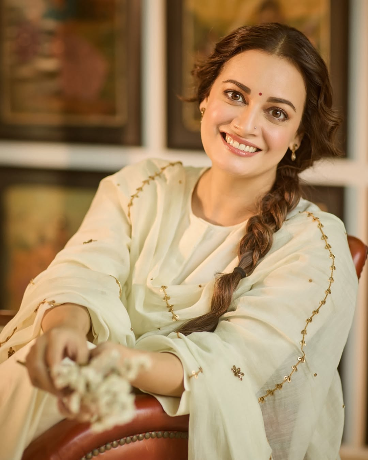 Small Habits, Big Impact: Dia Mirza's River Conservation Plea.webp