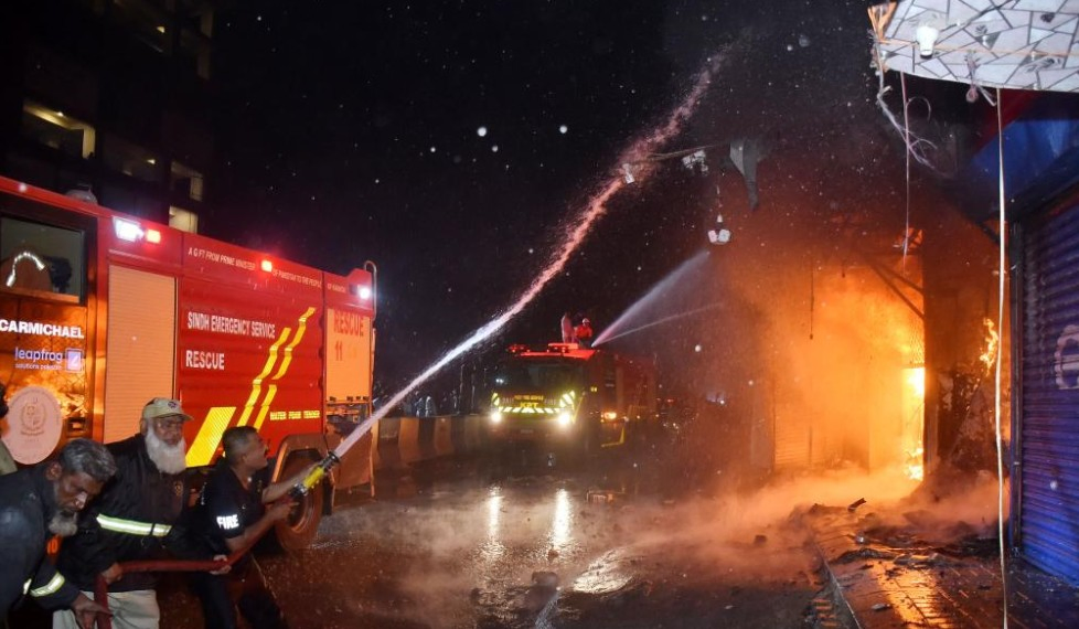 Gul Plaza Fire: Management Accuses Rescuers of Delayed Response.webp