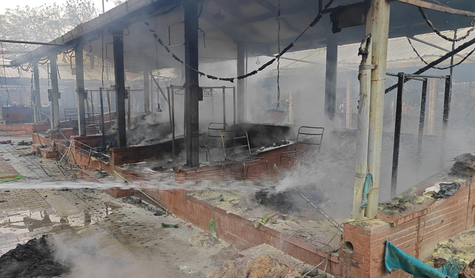 Delhi Fire Services Respond to Major Blaze at Nature Bazaar.webp