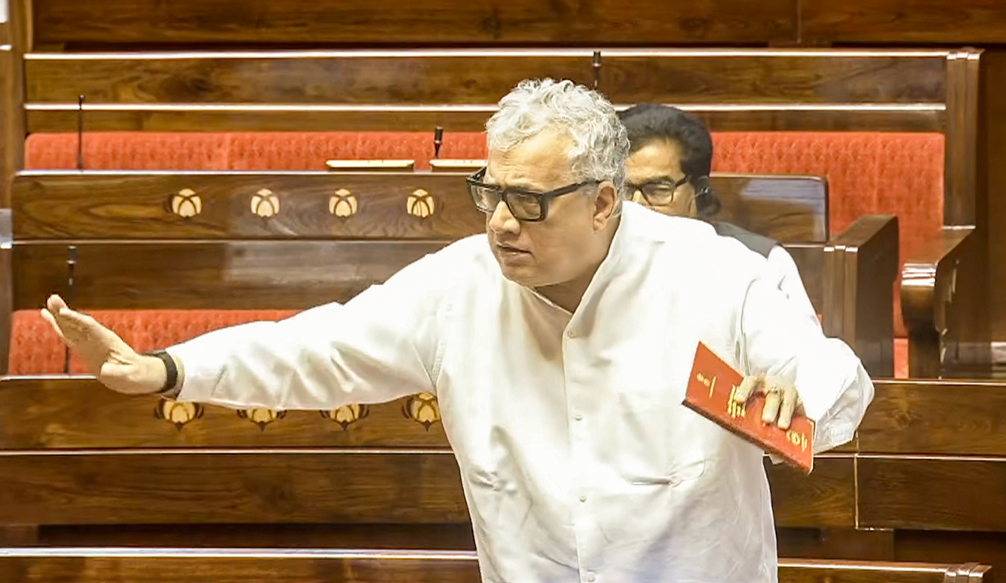 Bengal Election Tensions Rise: Trinamool Protests EC Actions.webp