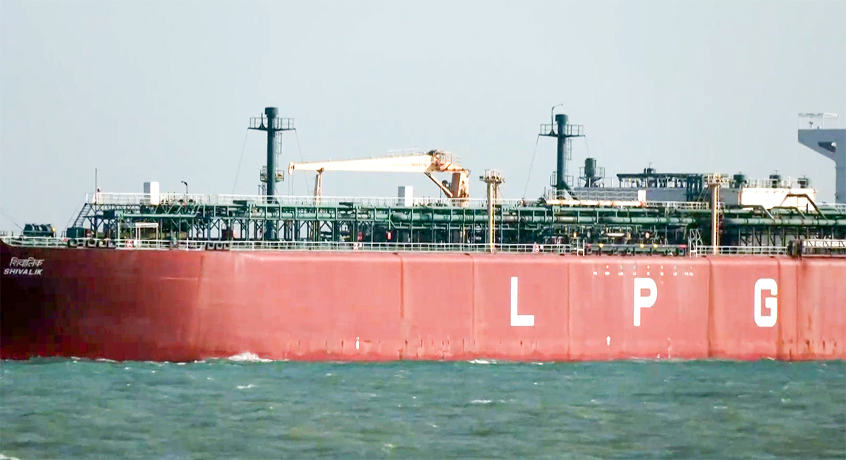 Shivalik Tanker Arrives at Mundra Amid Regional Tensions.webp