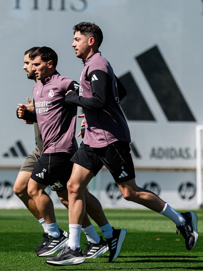 Real Madrid's Champions League Squad Update: Key Stars Back for Man City.webp