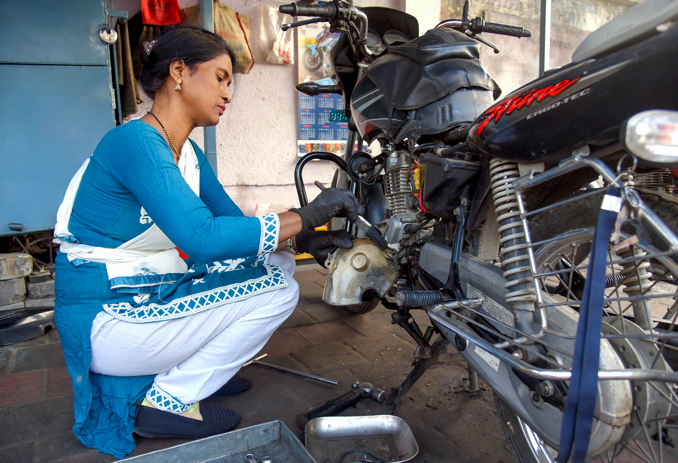 Labour Market Stability: Urban & Rural Rates Remain Consistent.webp