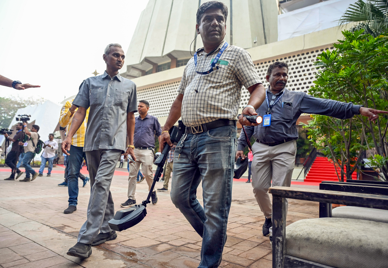 Fake Passes Sold at Maharashtra Vidhan Bhavan.webp