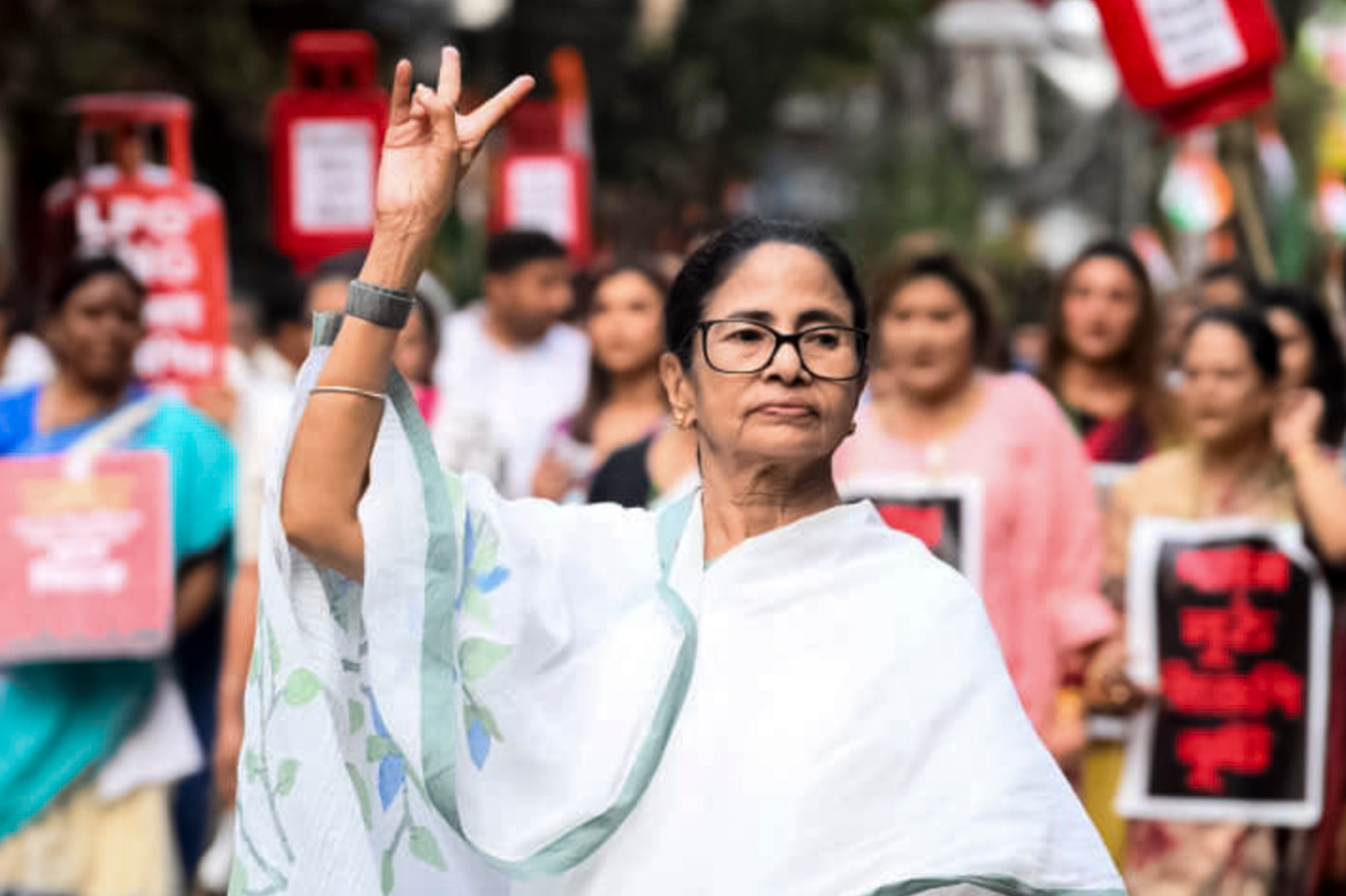 Mamata Banerjee Criticizes EC's Administrative Changes.webp Mamata Banerjee Criticizes EC's Administrative Changes.webp