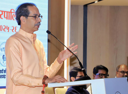 Uddhav Thackeray Criticizes Gas Shortage, Restaurant Closures.webp