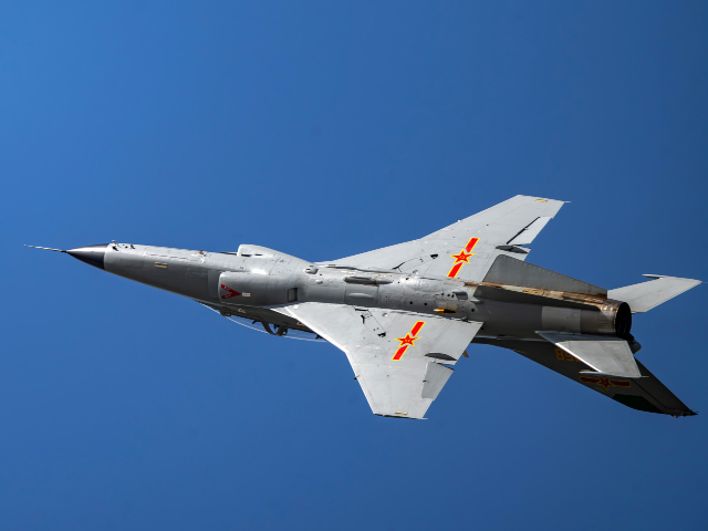 US Flight Schools Training Chinese Pilots: Security Concerns Raised.webp