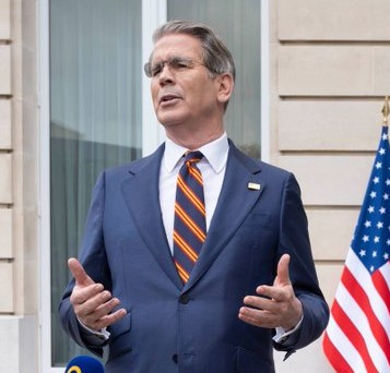 Strait of Hormuz Traffic Increases Despite Regional Tensions.webp