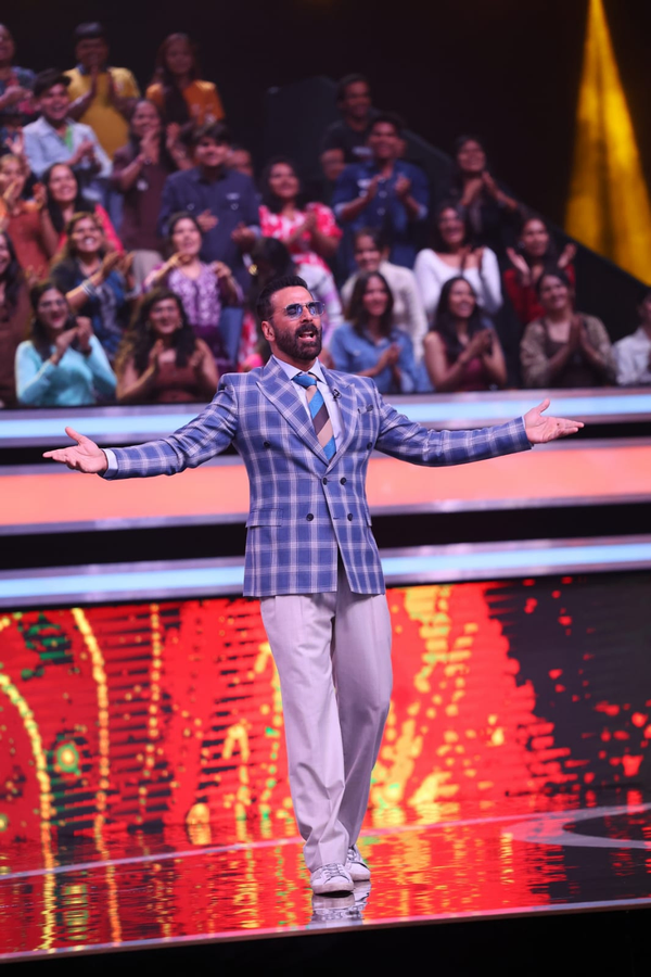 Actor Shares Childhood Story of Wrestling with Professional Wrestlers.webp