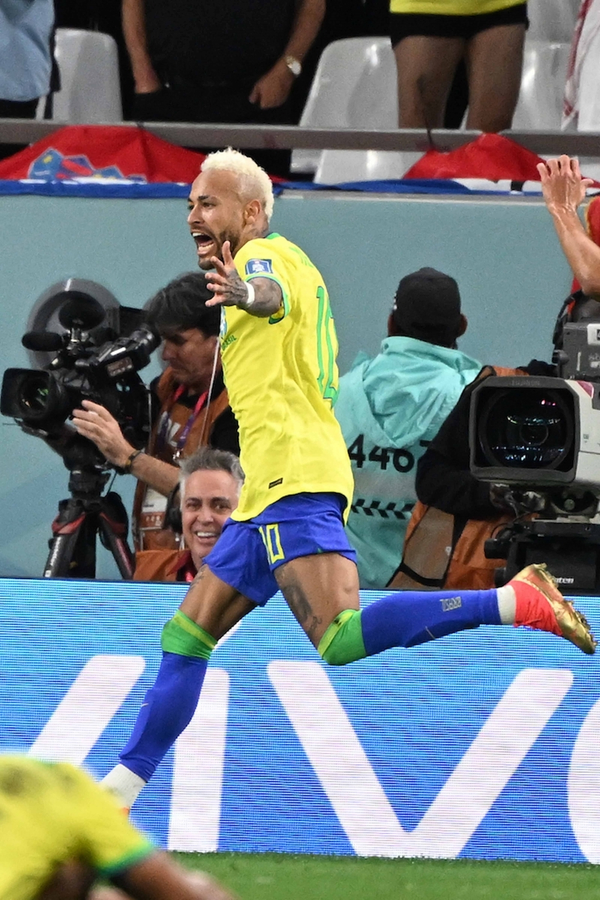 Brazil's Neymar Eyes Final Chance for World Cup Squad.webp