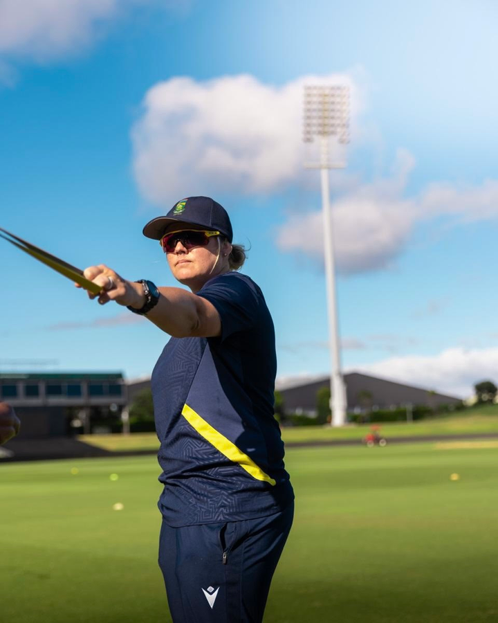 Cricket Return Stalled: Van Niekerk Misses New Zealand Series.webp