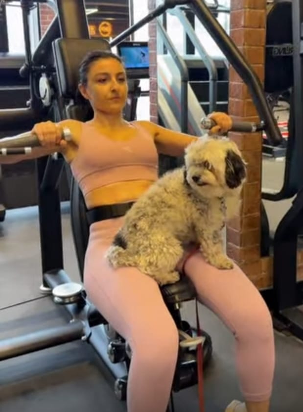 Actress Jokes About 'Air Conditioning' Gym Buddy.webp