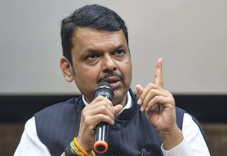 Fadnavis: Maharashtra's Power Sector Set for Expansion and Renewables.webp