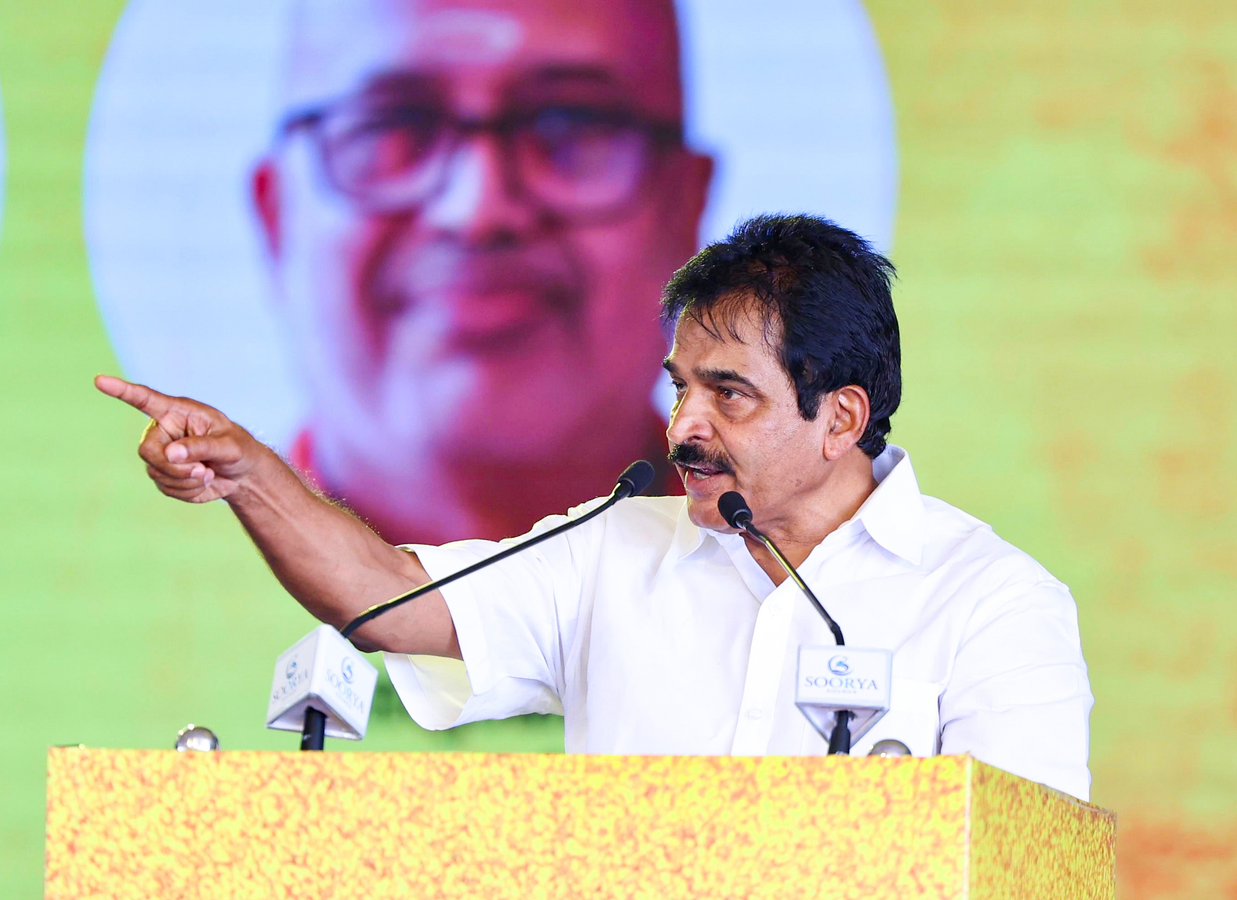 Kerala Politics: Venugopal Questions State Government's Sabarimala Stance.webp Kerala Politics: Venugopal Questions State Government's Sabarimala Stance.webp