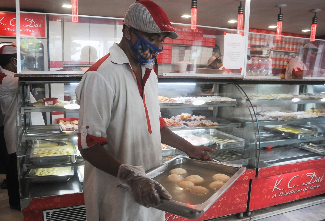 Food Safety Enforcement: FSSAI’s Surveillance Efforts Result in Penalties and License Cancell...webp