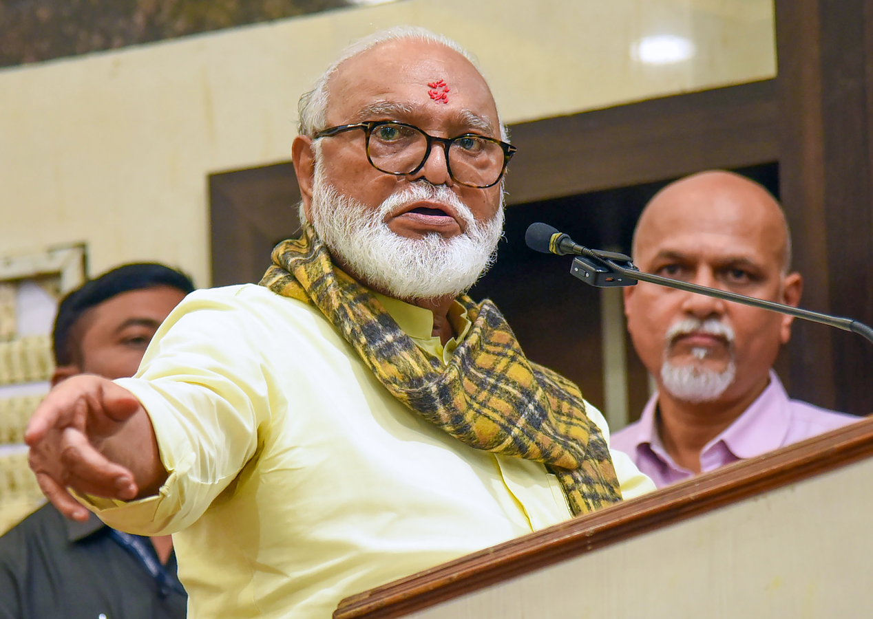 Bhujbal Announces Actions to Stabilize LPG Distribution.webp