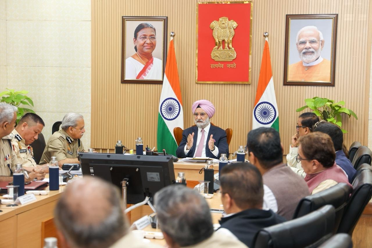 Sandhu Meets with Delhi Leadership to Discuss Development and Security.webp