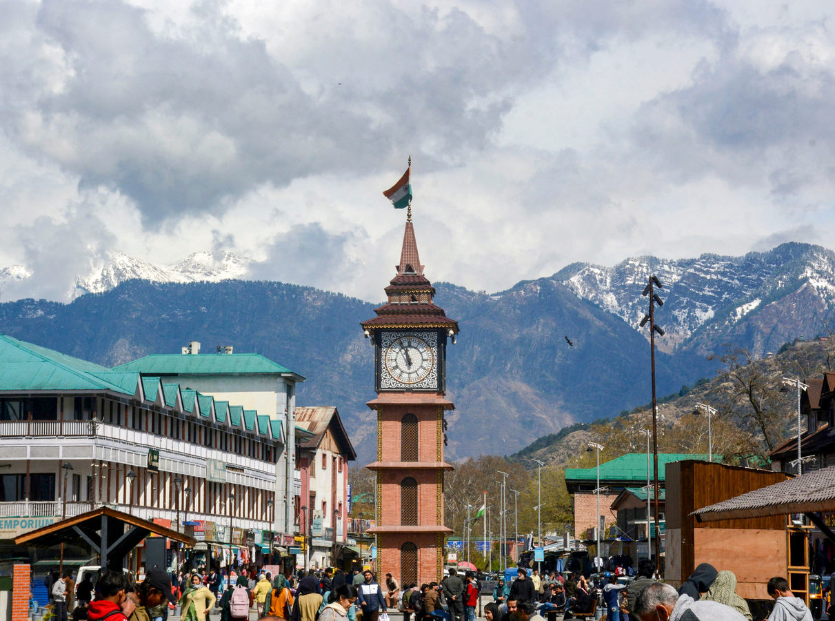 Valley Experiences Rain, Lower Temperatures.webp Valley Experiences Rain, Lower Temperatures.webp