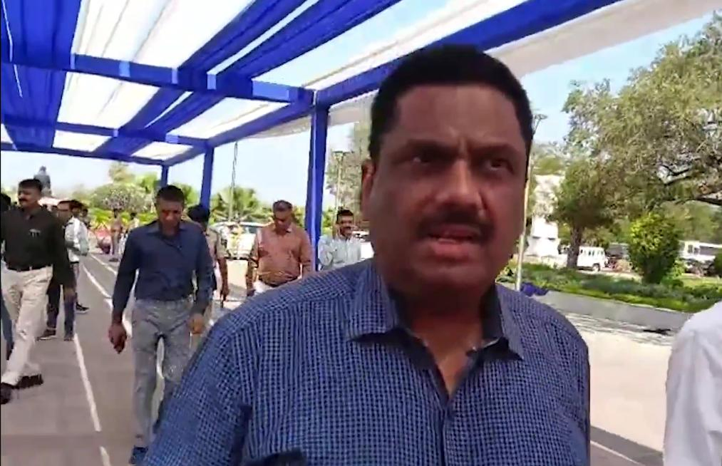 Security Sweep Follows Bomb Threat at Gujarat Legislature.webp