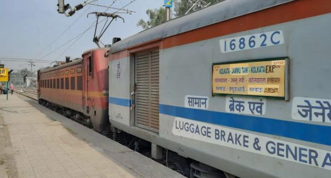 Kolkata-Jammu Tawi Express Gets Extra Sleeper Coach for Navratri.webp