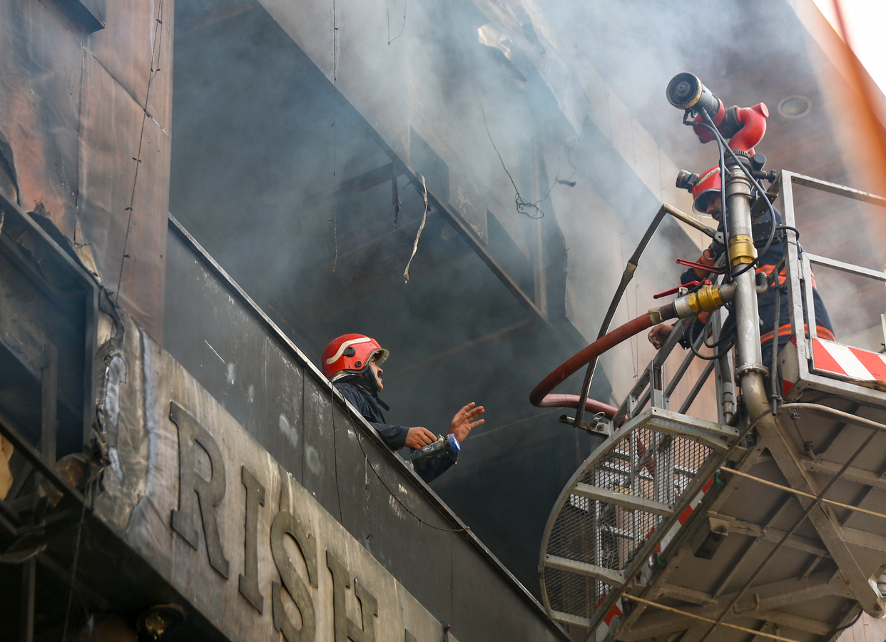 Tragedy in Palam: Massive Fire Claims Lives of Children and Family.webp