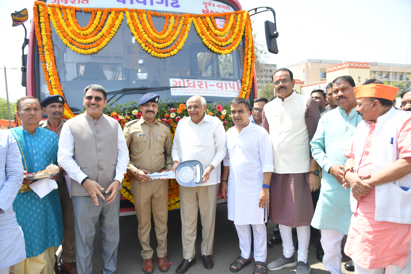 New Buses Increase Transport Coverage in Gujarat Constituencies.webp