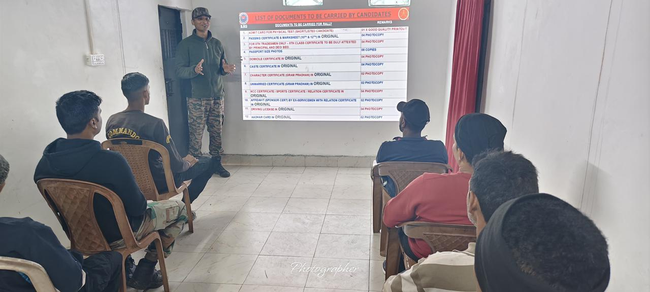 Indian Army Connects with Youth in Poonch.webp