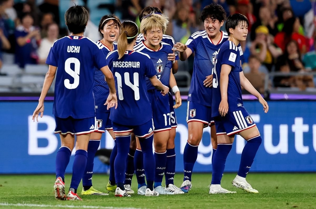 Japan Dominates South Korea to Reach Asian Cup Final.webp