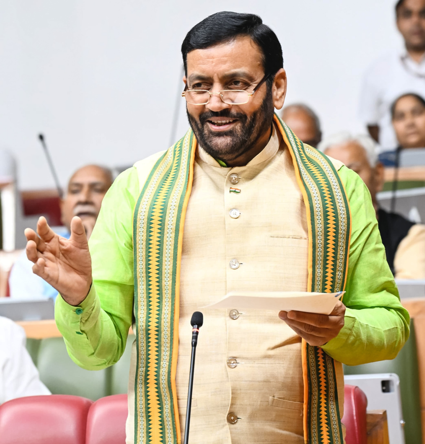 Haryana CM Urges Lawmakers to Promote Natural Farming.webp