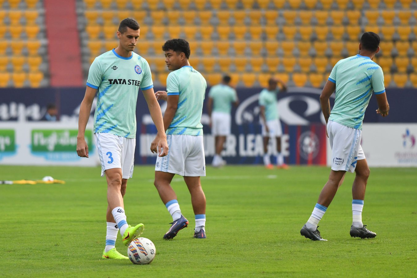 Jamshedpur FC Eyes Top Spot vs. SC Delhi.webp