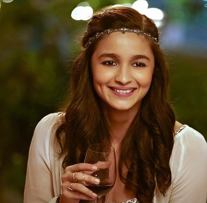 10 Years Later: Alia Bhatt Shares 'Kapoor & Sons' Filming Insights.webp