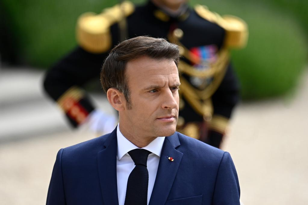 Macron Calls for Halt to Strikes on Civilian Infrastructure