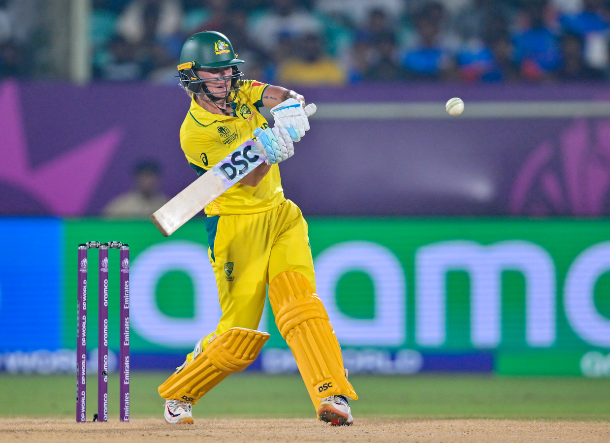 Gardner Eyes 100 T20Is as Australia Prepares for World Cup.webp