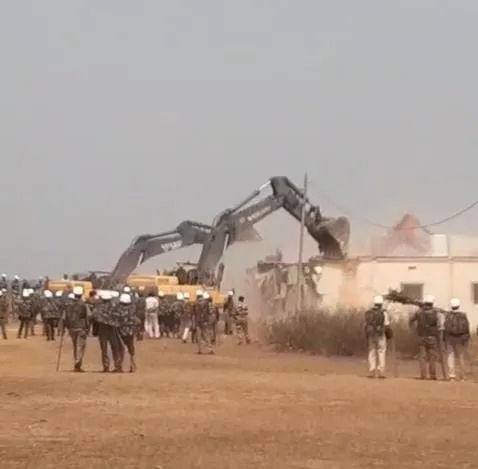 Hazaribagh Demolition: Congress Leader's House Evicted for Mining.webp