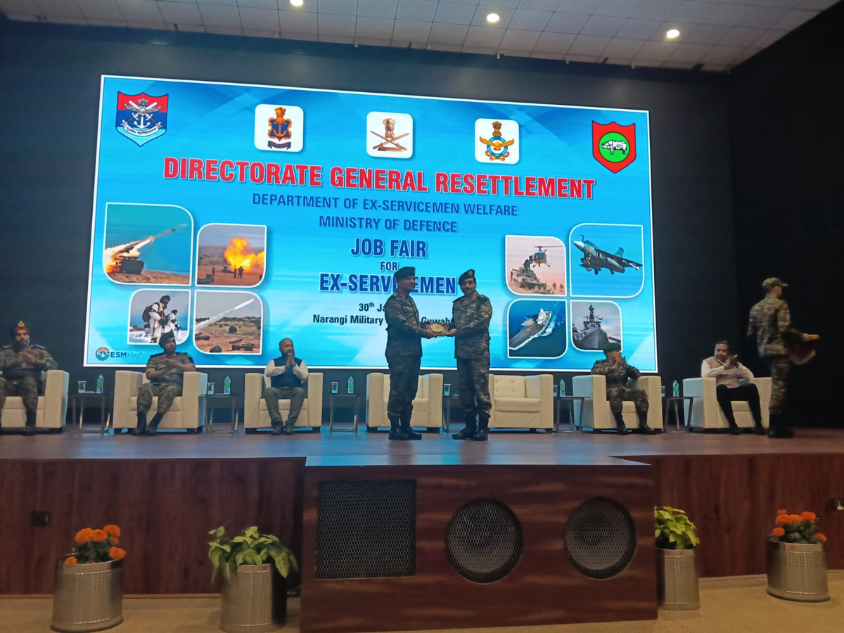 Defence Ministry Job Fair Supports Ex-Servicemen.webp
